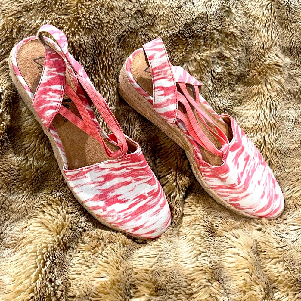 Lifestride-NWOT-Katrina 2 Espadrille wedge-blush pink & white 2” heels. 8M.